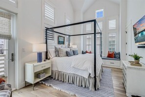 3 室のベッドルーム、アイロン / アイロン台、WiFi (無料)、ベッドシーツ