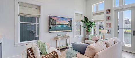 Smart-TV, DVD-Player, Bücher, Videothek