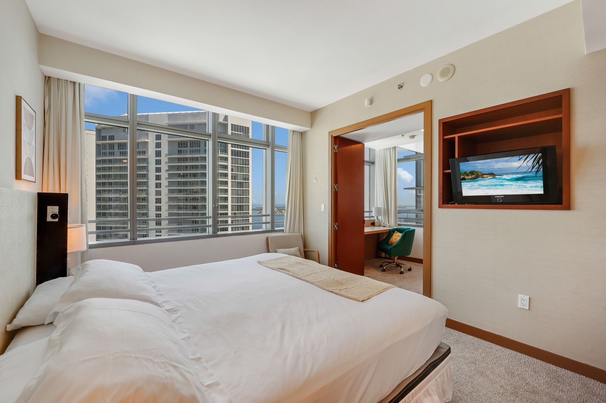 Deluxe Apartment, Non Smoking, Private Bathroom | Iron/ironing board, free WiFi