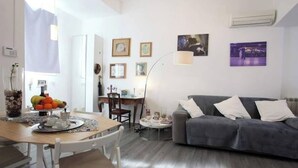 Apartment, 1 Bedroom, Balcony | Dining room - Terrace In The Historic Center In Palermo Pino (Palermo)