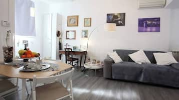 Apartment, 1 Schlafzimmer, Balkon | Esszimmer