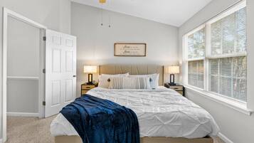 2 chambres, fer et planche à repasser, Wi-Fi gratuit, draps fournis