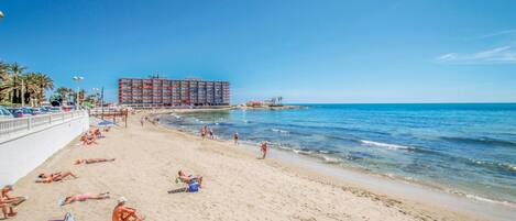 بالقرب من الشاطئ