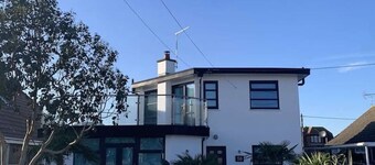 Amber Lights Coastal Getaway, Greatstone