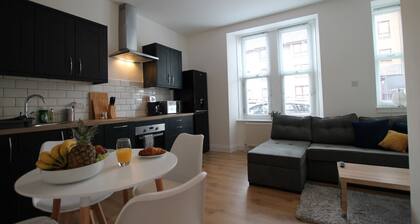 Dundee - 1 Bed - Sleeps 5 - Pet Friendly