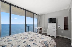 2 bedrooms, iron/ironing board, free WiFi, wheelchair access