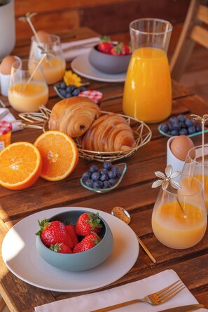 Breakfast meal - Le Mini - Un Voyage en Provence (Aix-en-Provence)