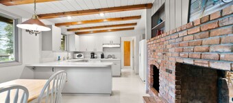Spacious Home With Hiking Nearby & Mountain Views