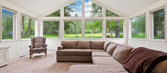 Spacious Home With Hiking Nearby & Mountain Views