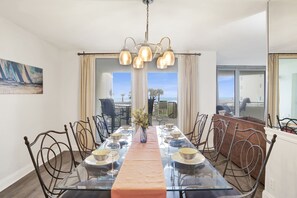 Comfort Condo, 3 Bedrooms, Balcony, Beach View | In-room dining - Perdido Sun Unit 116 (Pensacola)