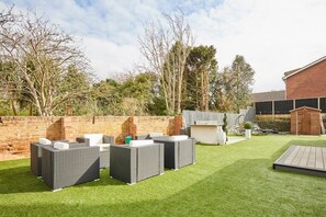 Terrace/patio - Host & Stay | Casa Feliz (Skirlaugh)