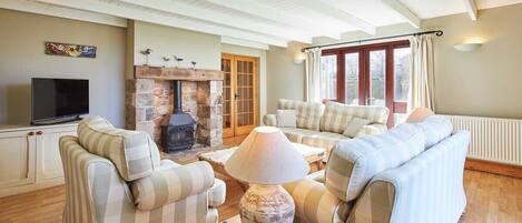 TV, fireplace, DVD player, offices