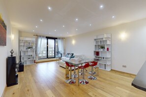 Interior - Beautiful 2Bed Apartment with lift in Kensington (London)