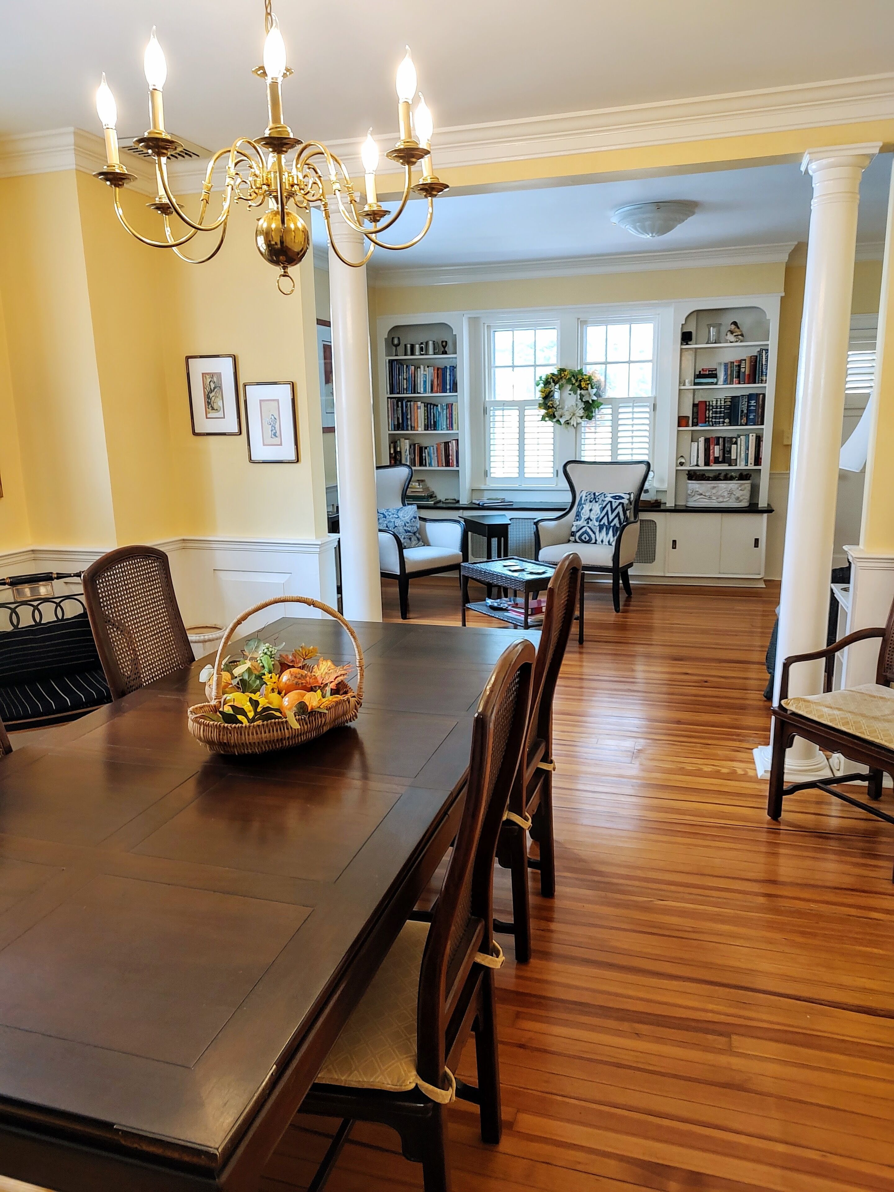 Darling 2 BR home with parking in the sought after Murray Hill section of Historic Annapolis