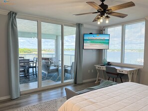 3 bedrooms, iron/ironing board, free WiFi, bed sheets - DestinWest 3Bd Amenities Galore Free Beach Service (Fort Walton Beach)