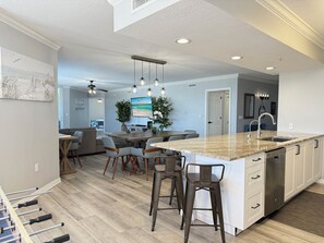 Interior - DestinWest 3Bd Amenities Galore Free Beach Service (Fort Walton Beach)