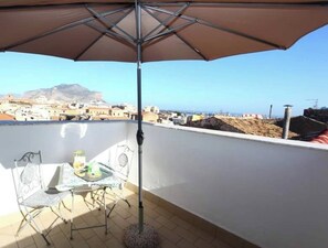 Outdoor dining - Terrace In The Historic Center In Palermo Rosa (Palermo)