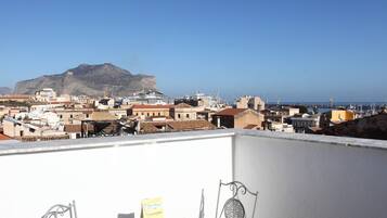 Apartment, 1 Bedroom, Patio, City View | Property grounds