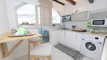 Appartamento, 1 camera da letto, patio, vista città | Cucina privata