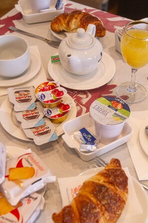Daily buffet breakfast (EUR 6 per person)