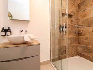 Shower - Lakeside (Falmouth)