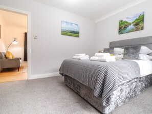 1 bedroom, individually decorated, individually furnished, free WiFi - Lakeside (Falmouth)
