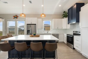 Kühlschrank, Mikrowelle, Geschirrspüler