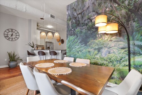 Unbeatable Location - A True Gem Above Broughton Street by Lucky Savannah