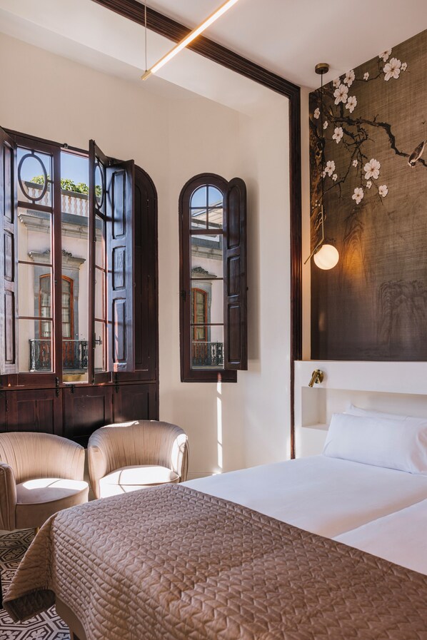 Classic Exterior | Ropa de cama hipoalergénica y caja de seguridad en la habitación