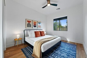 4 bedrooms, desk, iron/ironing board, travel crib - Paradise Villa: Modern Luxe Home (Scottsdale)