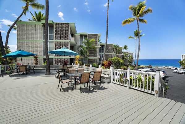 Property grounds - Alii Villas 218 1 Bedroom Condo by RedAwning (Kailua-Kona)