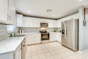 House (5 Bedrooms) | Interior - 8 Mi to Disney: Family Home w/ Screened Lanai! (Davenport)