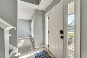 Interior - 8 Mi to Disney: Family Home w/ Screened Lanai! (Davenport)