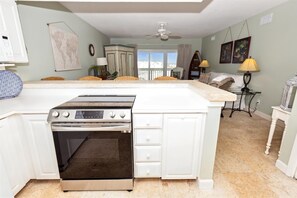Apartment, 2 Schlafzimmer | Eigene Küche | Kühlschrank, Ofen, Wasserkocher mit Kaffee-/Teezubehör, Toaster