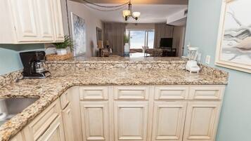 Condo, 1 Bedroom | Private kitchen | Fridge, oven, stovetop, coffee/tea maker