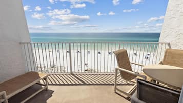 Condo, 1 Bedroom | Property grounds
