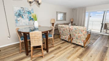 Condo, 1 Bedroom | Dining