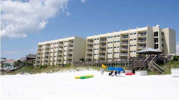 Condo, 1 quarto | Praia | Na praia