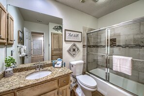 Condo, 3 habitaciones | Baño | Toallas 
