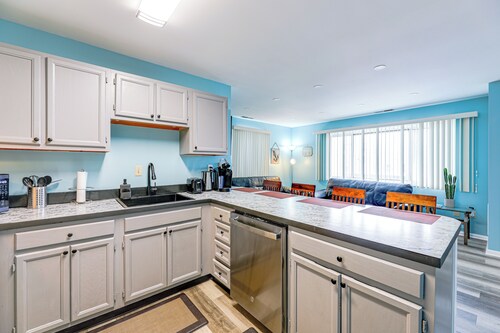 Ocean City Condo - 2 Blocks to Beach & Boardwalk!