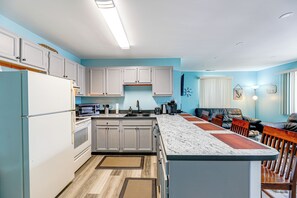 Apartment (2 Bedrooms) | Interior - Ocean City Condo - 2 Blocks to Beach & Boardwalk! (Ocean City)