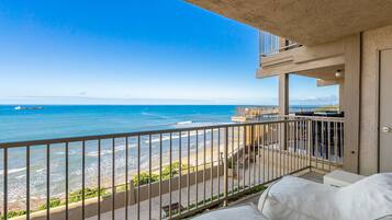 Condo, 2 Bedrooms | Property grounds