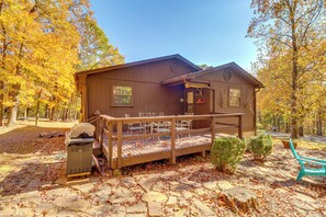 House (2 Bedrooms) | Interior - Fairfield Bay Getaway < 10 Mi to Boating & Hiking (Fairfield Bay)
