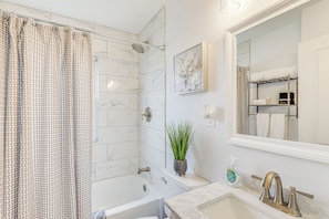 House (3 Bedrooms) | Interior - 'the Maple Tree' Home: 14 Mi to Downtown Cleveland (Maple Heights)