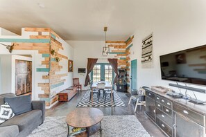 House (3 Bedrooms) | Interior - Quiet Oasis w/ Hot Tub: 21 Mi to Joshua Tree! (Landers)