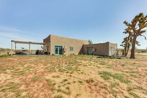 House (3 Bedrooms) | Interior - Quiet Oasis w/ Hot Tub: 21 Mi to Joshua Tree! (Landers)