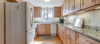 Gloucester Home w/ Large Yard: 1 Mi to Beach!