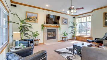 Rumah (3 Bedrooms) | Bagian depan properti