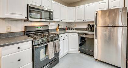 Charming Decatur Oakhurst Bungalow w/ Patio!