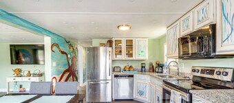 Hudson Home w/ Dock on Canal ~ 1 Mi to Beach!
